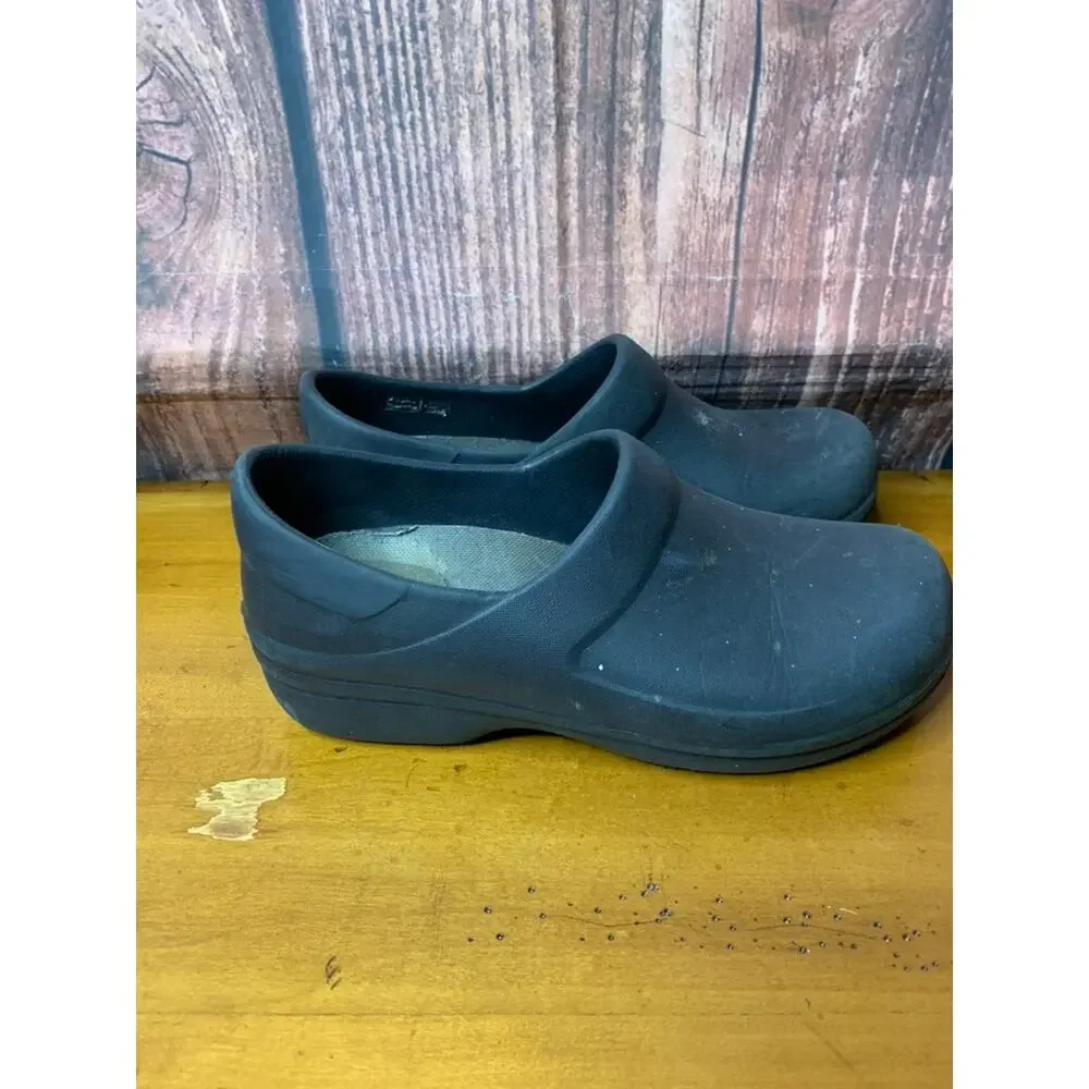 Crocs Women's Slip Resistant Work Clogs‎ Black Size 6
